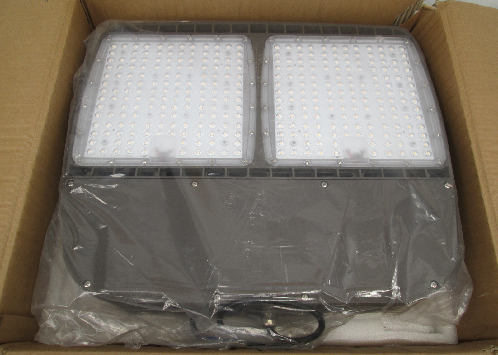 Ultron U-HALL-300 LED Area Light-Large Hyper Series 300W 5000K AC 100-277V #1998