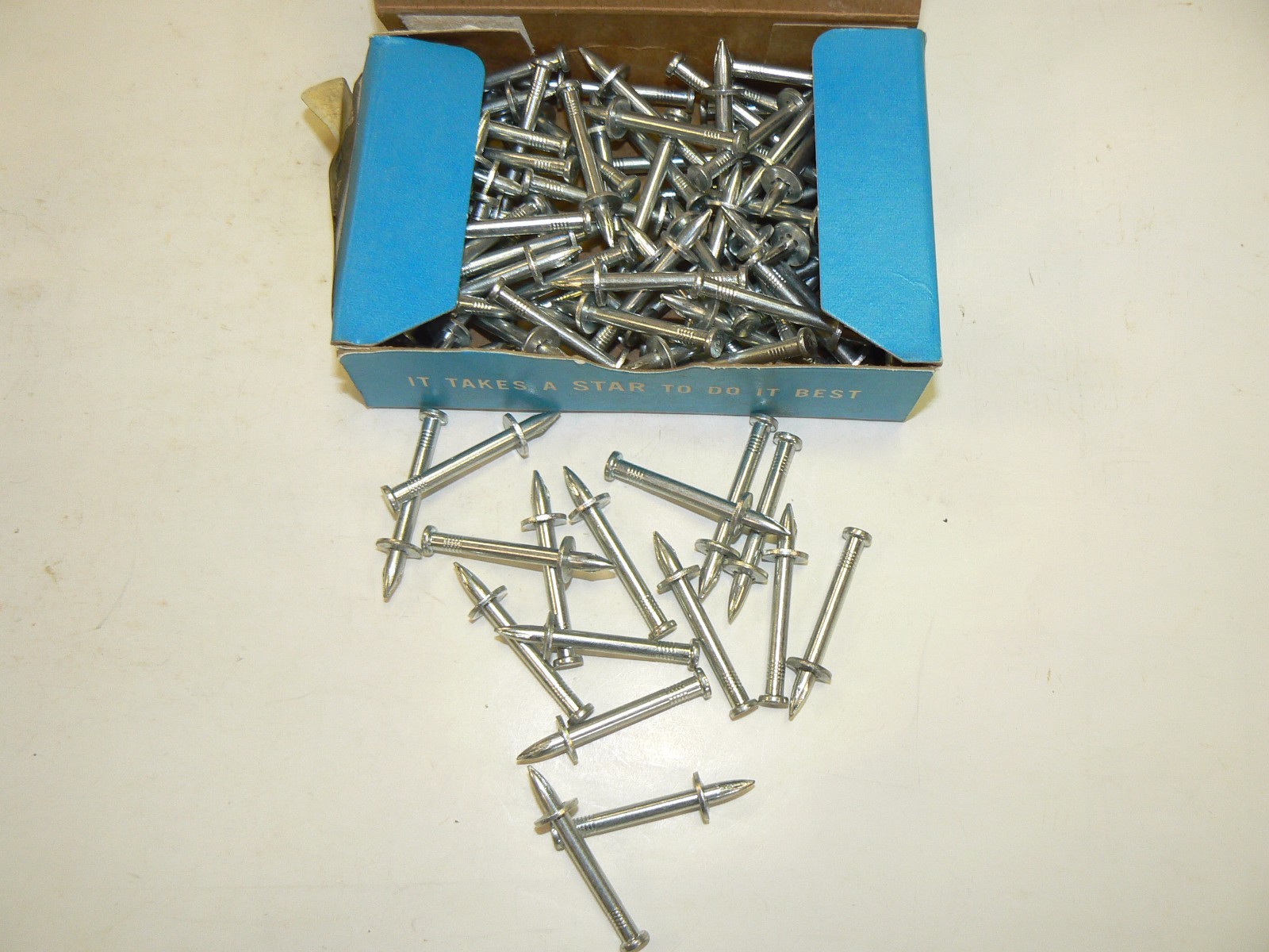 STAR DRIVE PINS #32778 – Box of 100 Pcs.