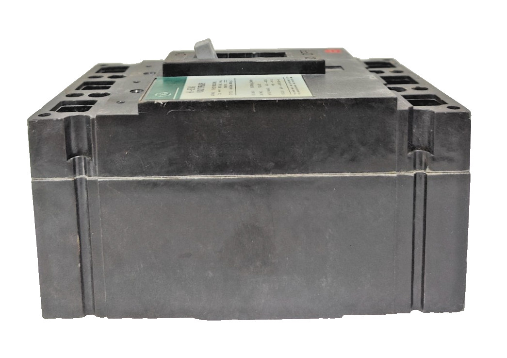 THED136030WL – General Electric 30A 3 Pole 600V Molded Case Circuit Breaker, E15