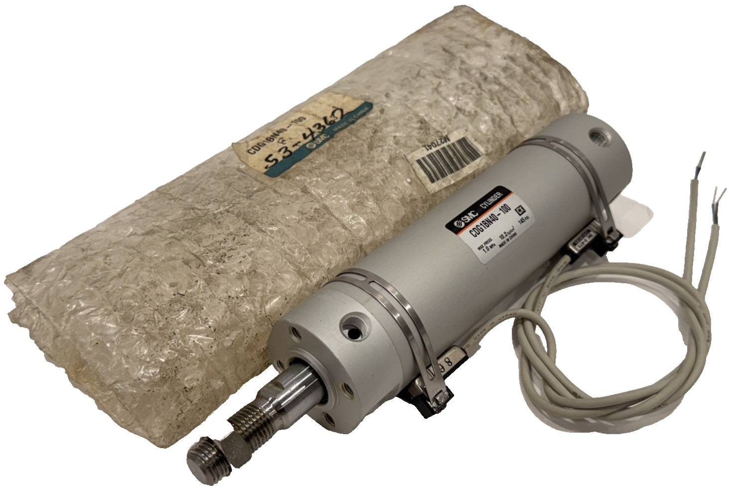 NEW SMC PNEUMATIC CYLINDER CDG1BN40-100 CDG1BN40100