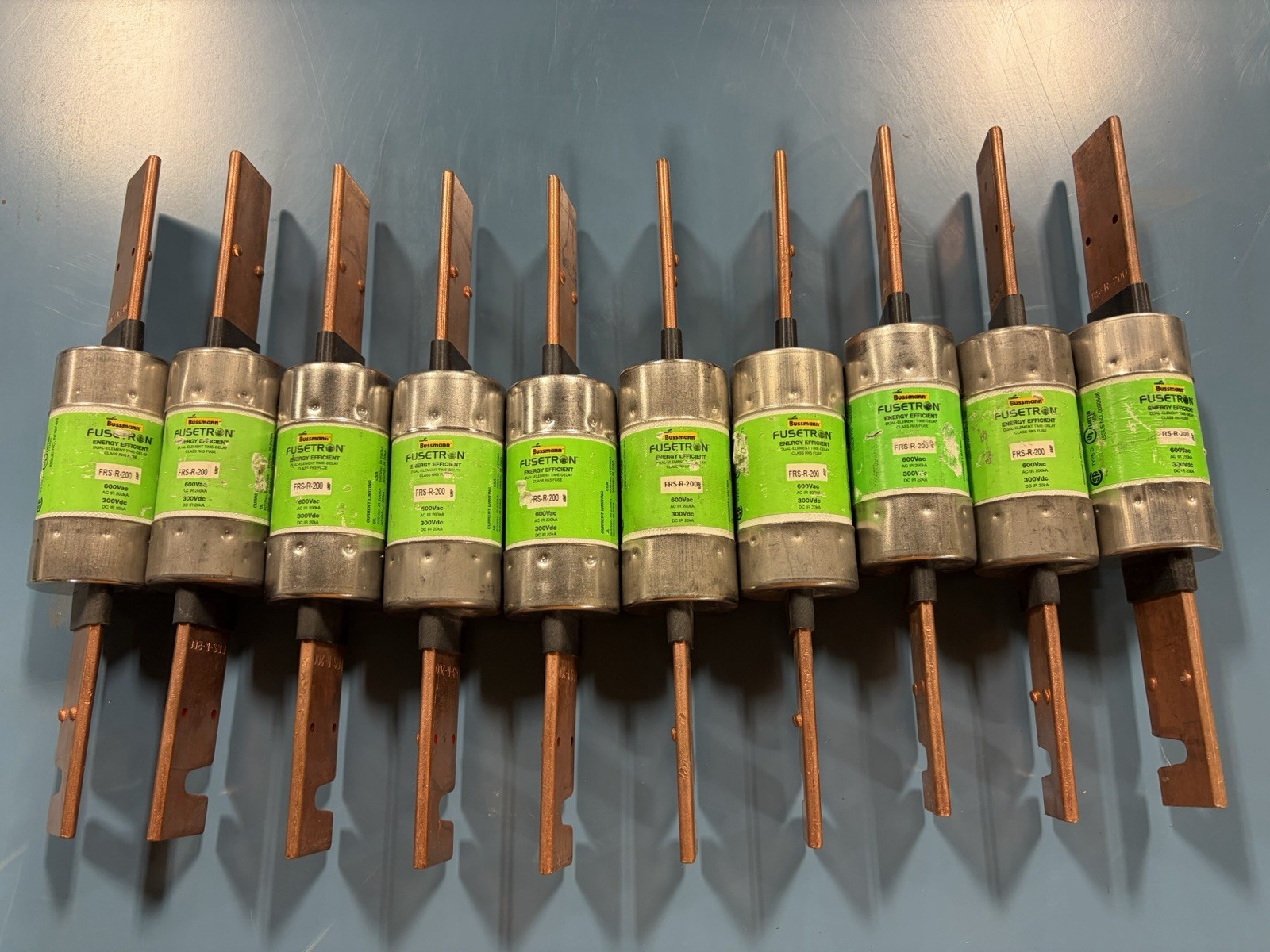 Lot Of 10 FUSETRON FRS-R-200 FUSE, 200A, 600V, DUAL ELEMENT, TIME Delay
