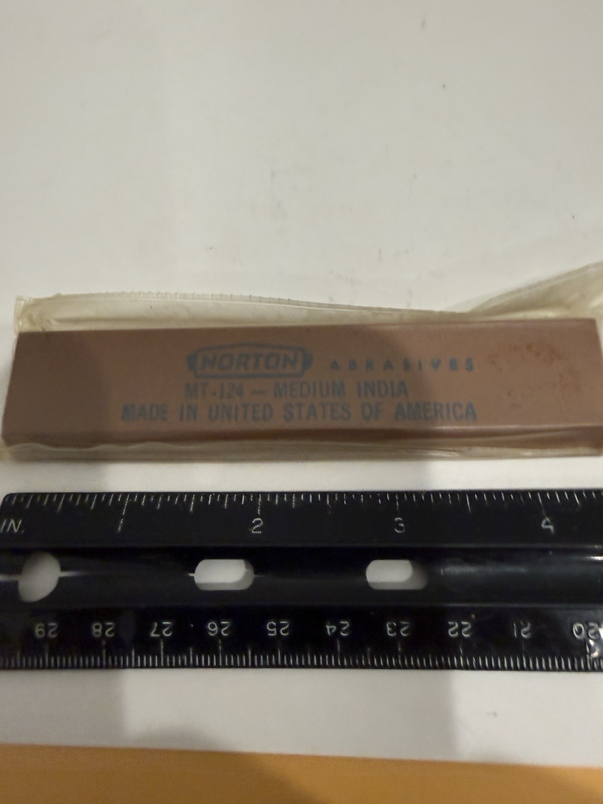 New Norton MT124 Medium India Stone, 4 1/2″ X 1″ X 5/16″