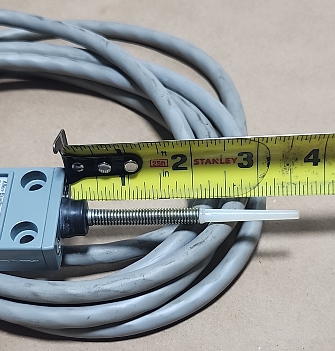 *NEW SURPLUS* Allen-Bradley 802B-CSACXSXC3 /A Limit Switch 2A/250Vac + Warranty!