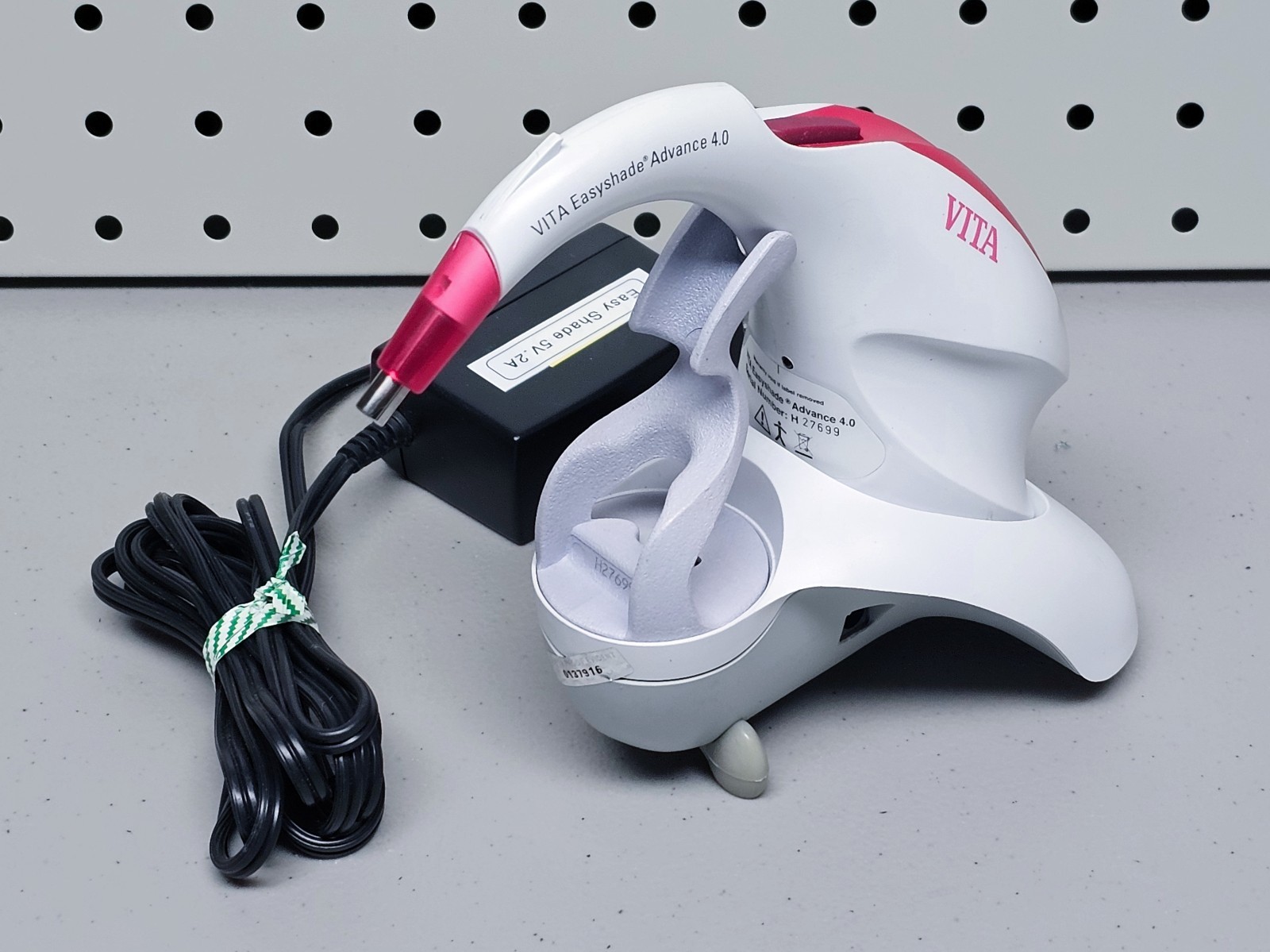 Vita Easyshade Advance 4.0 Cordless Shade Guide, Excellent, #H27699