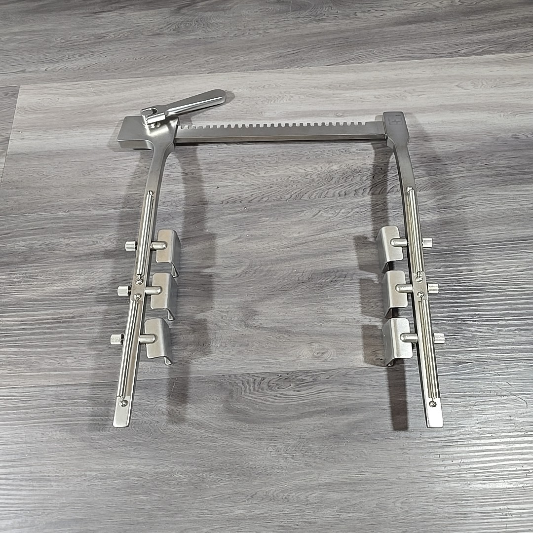 delacroix chevalier 31700-00 Sternal Retractor, Adult, 6 Swivel Blades,