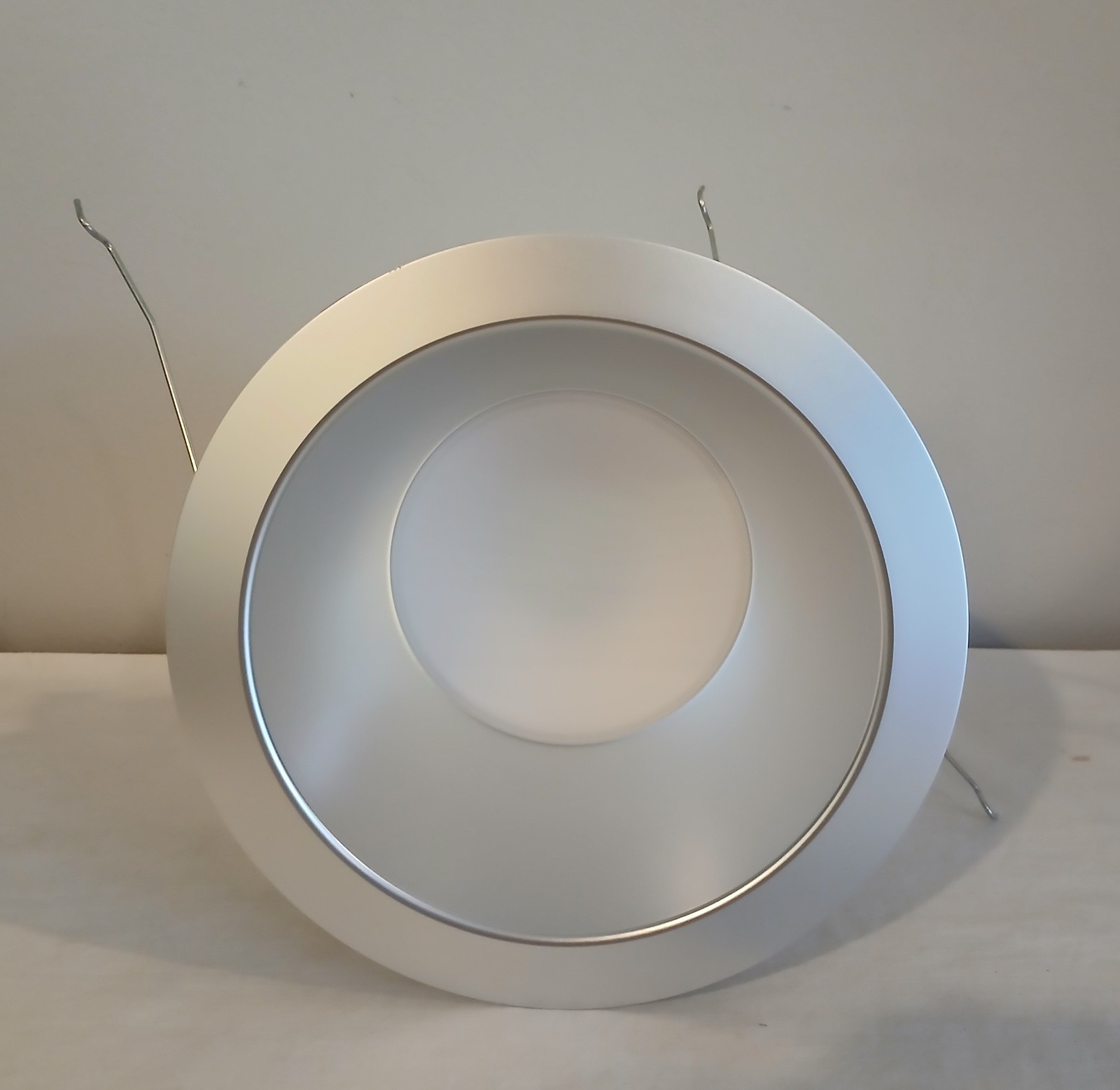 Halo Commercial 6” Lens Wide Downlight Reflector. 61WDH Flange. NEW. Ships Free