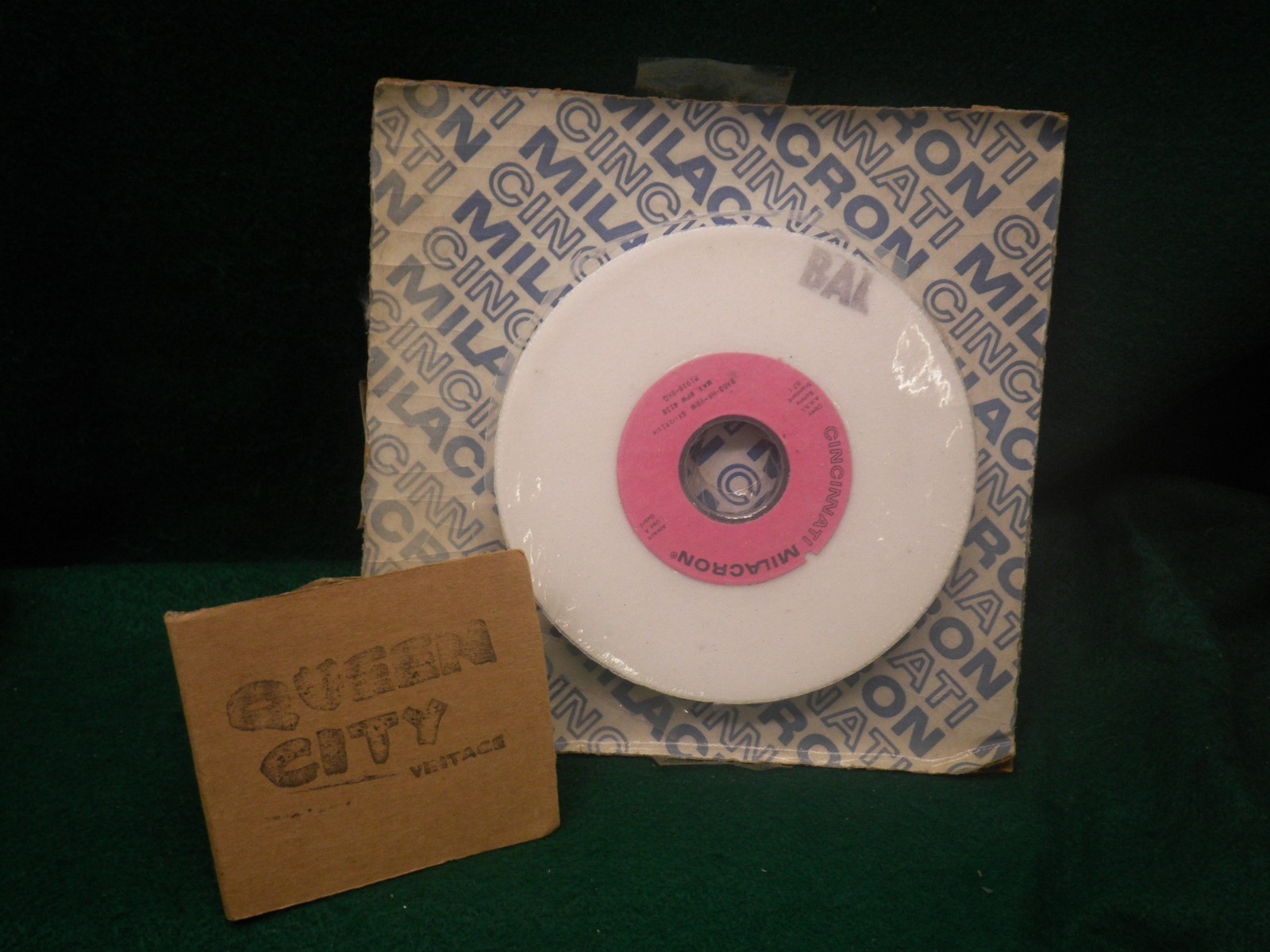 Cincinnati Milacron Grinding wheel 9A60-H6-VRW 6 x 1/2 x 1-1/4″ 4138 RPM 60 grit