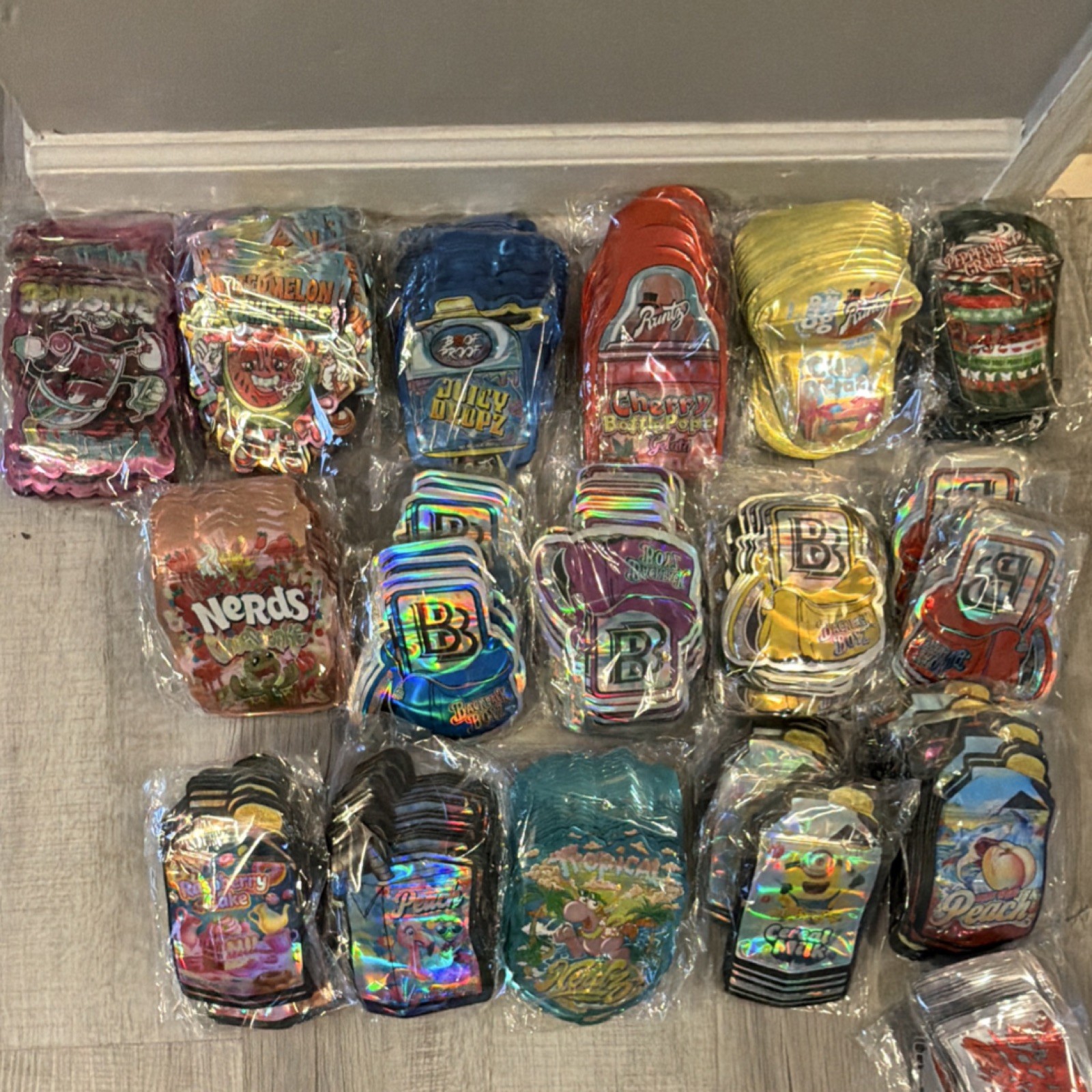 1000 pcs 3.5g Variety Pack Holographic Mylar Bags 10 Designs 100 Of Each TRENDY
