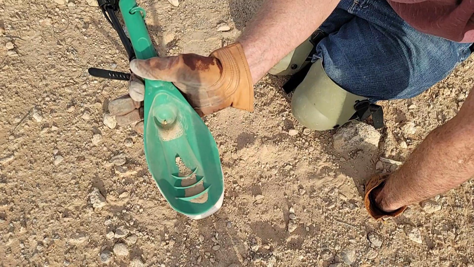 NEW Doc’s Exclusive Gold PIT™ Treasure Scoop portable gold pan REVOLUTIONARY!