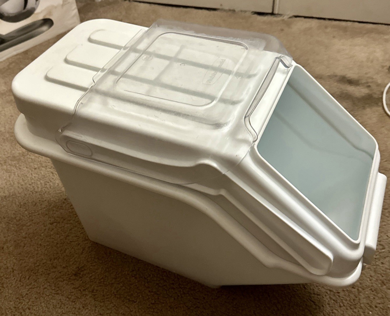 Rubbermaid Commercial 9G57WHI 5.4-gal. Plastic Shelf Ingredient Bin – White