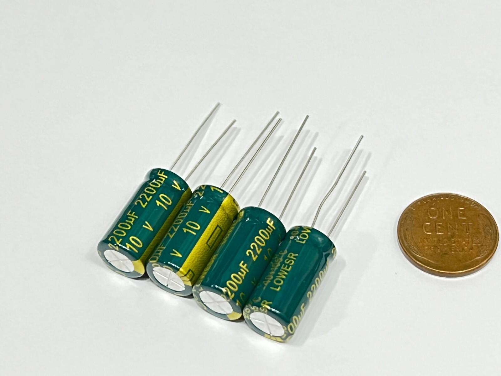 10 Pack Electrolytic capacitor 2200UF 10v 105c 20mm x 10mm Radial G371